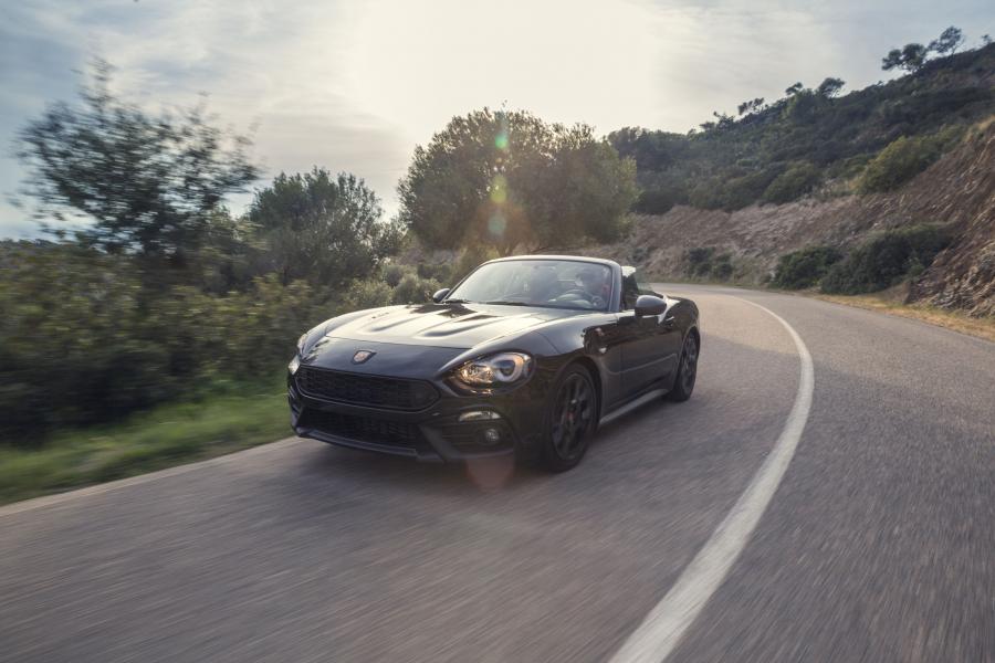  Abarth 124 Spider Scorpione (348) 2017 года  (фото 24 из 28)